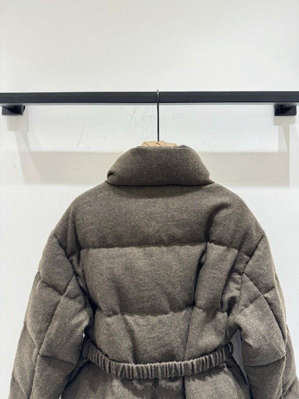 Элегантный пуховик женский фото 9