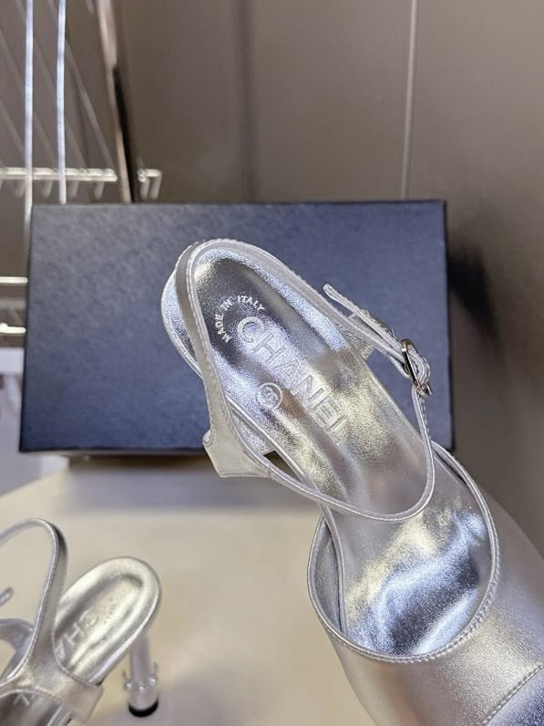 Босоножки фото 3