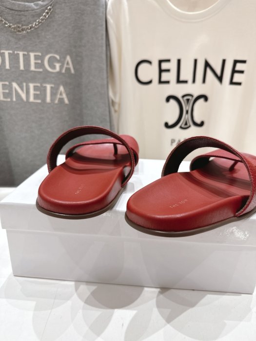 Шлепанцы фото 8