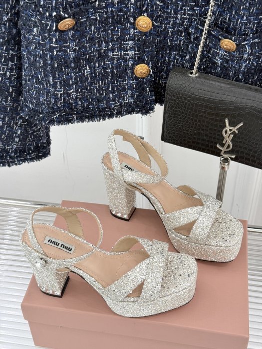 Босоножки фото 3