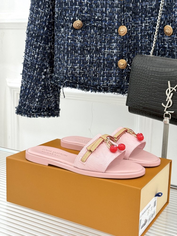 Шлепанцы женские