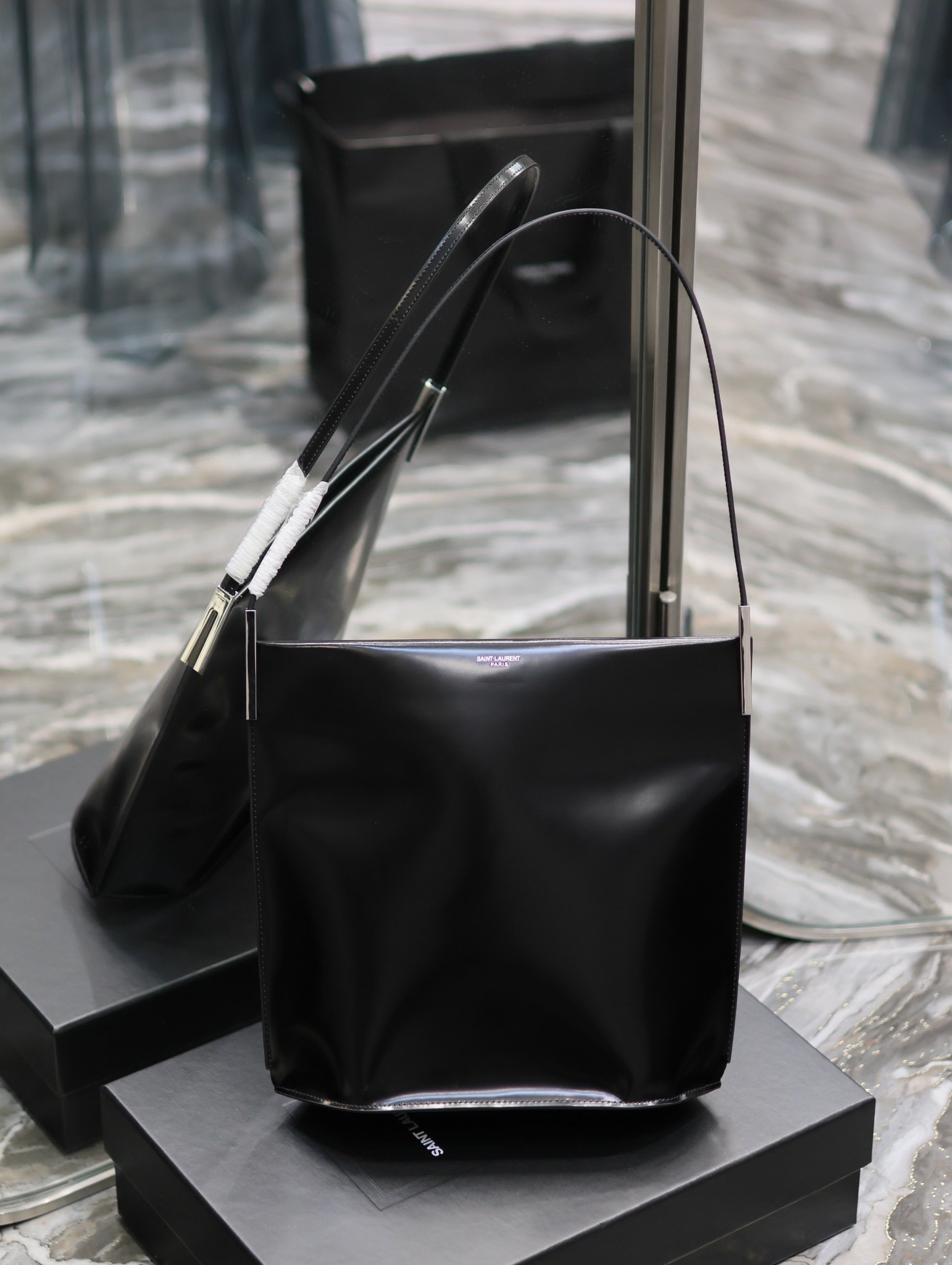 A bag SUZANNE 29 cm Yves Saint Laurent buy for 235 EUR in the