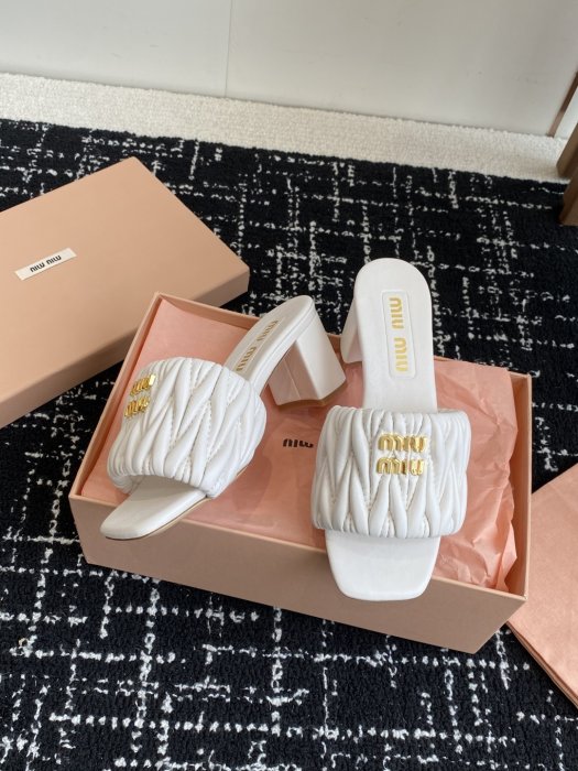 Босоножки фото 5