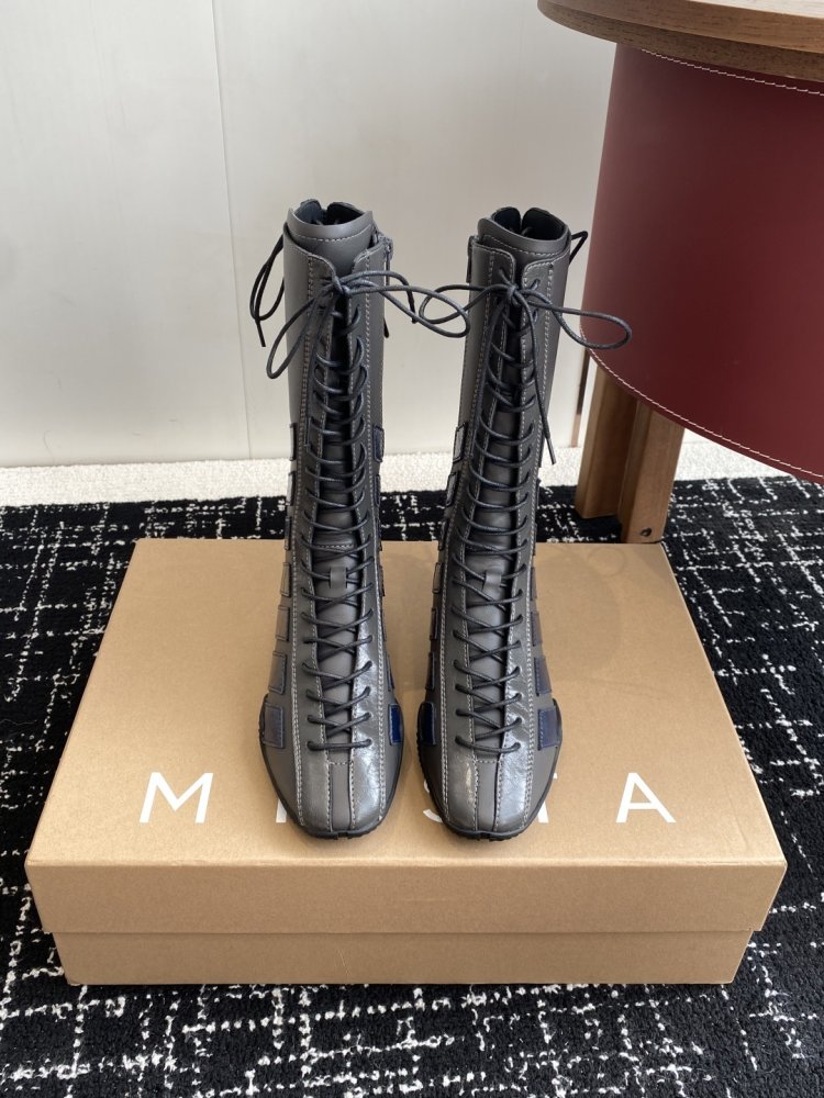 Чоботи жіночі