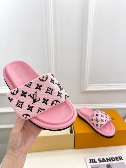 Шлепанцы женские фото 5