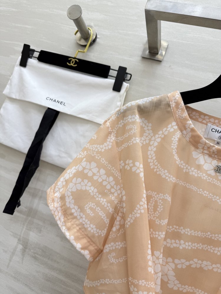 Футболка жіноча фото 3