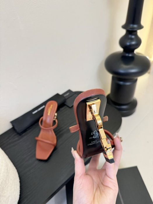 Босоножки фото 7