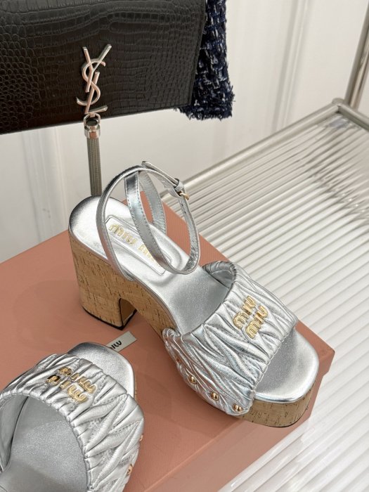 Босоножки фото 5