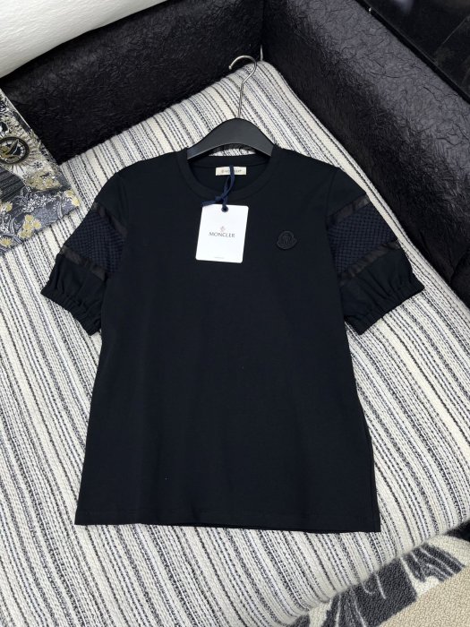 T-shirt women's