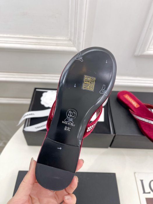 Шлепанцы фото 9