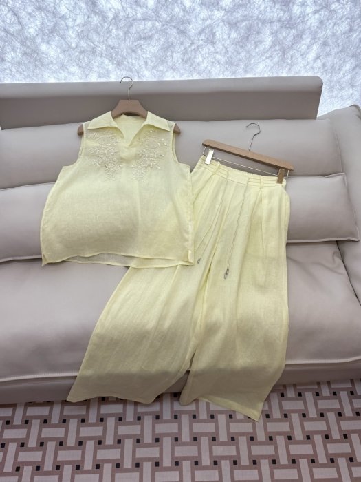 Костюм женский фото 3