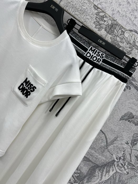 Костюм женский фото 6