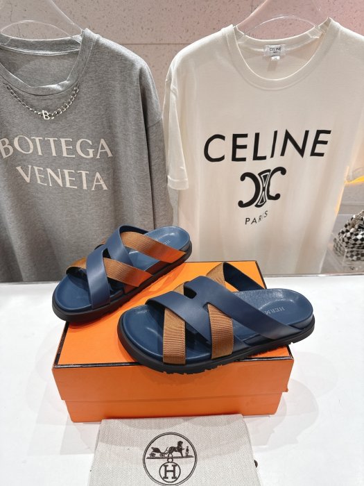 Шлепанцы женские фото 3