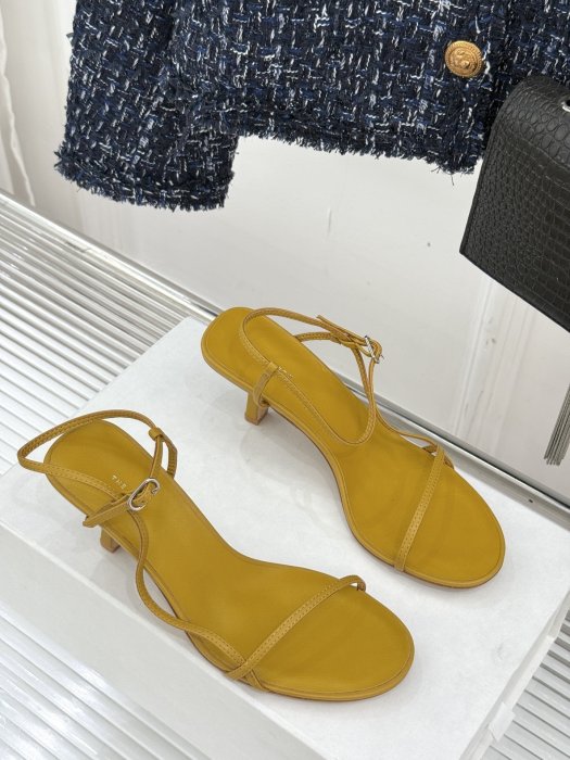 Босоножки фото 3