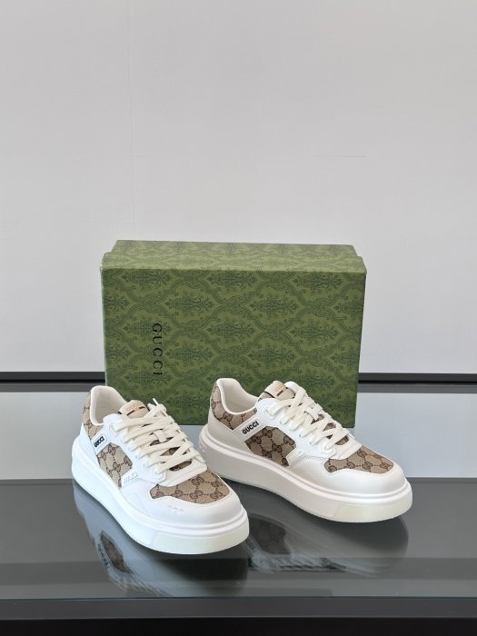 Кросівки чоловічі фото 5