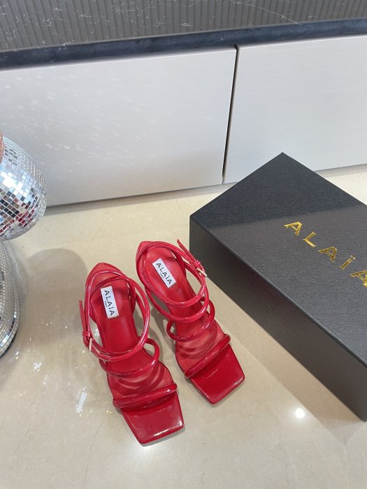 Босоножки фото 7