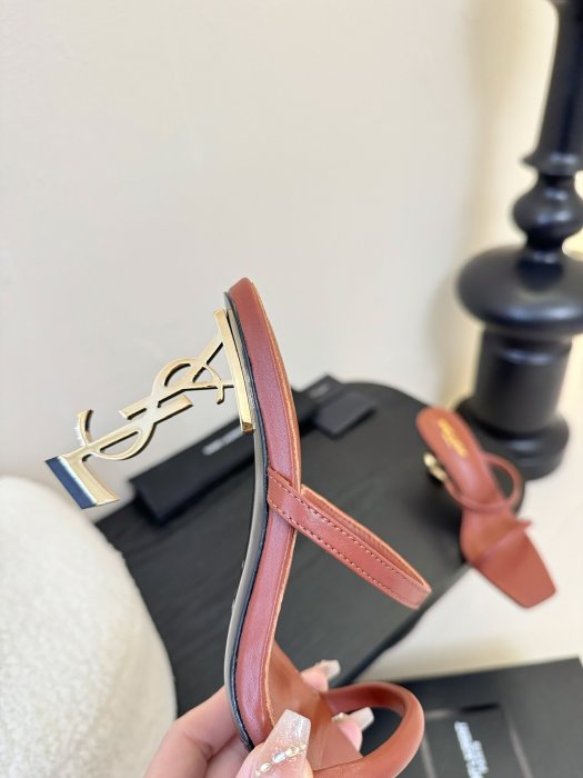 Босоножки фото 8