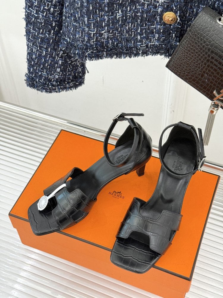 Босоножки фото 2