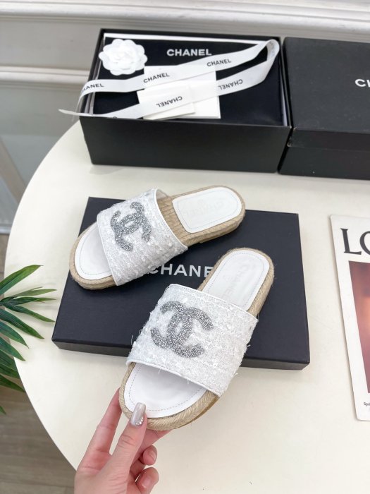 Шлепанцы женские фото 3