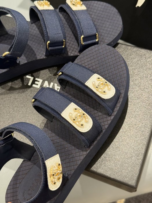 Сандалии женские фото 5