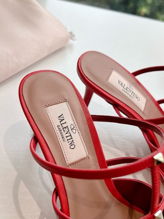 Sandals фото 6
