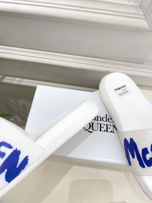 Шльопанці жіночі фото 7