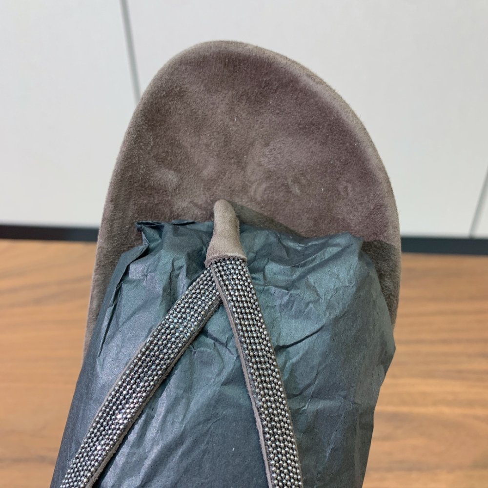 Шльопанці жіночі фото 6