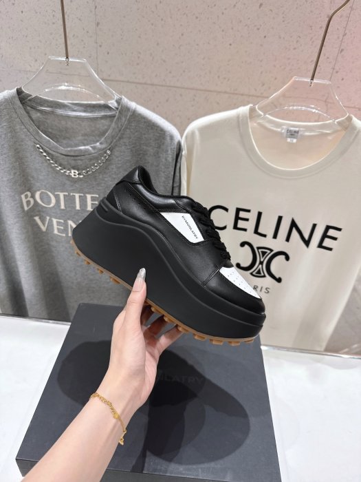 Кросівки фото 5