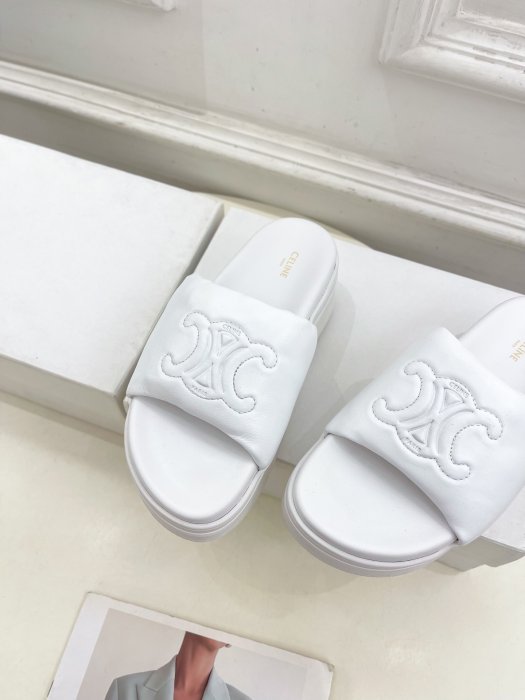 Шлепанцы женские фото 6