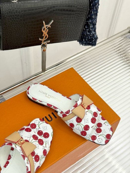 Шлепанцы фото 7