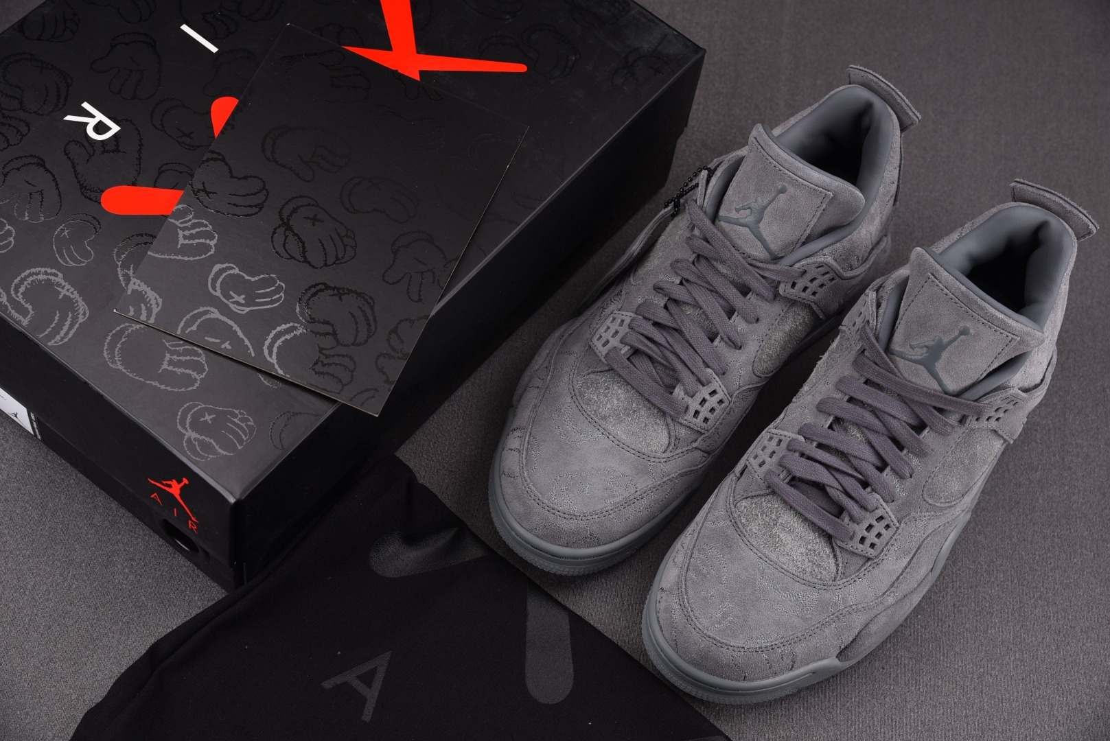 Кросівки Air Jordan 4 Retro Kaws 930155-003