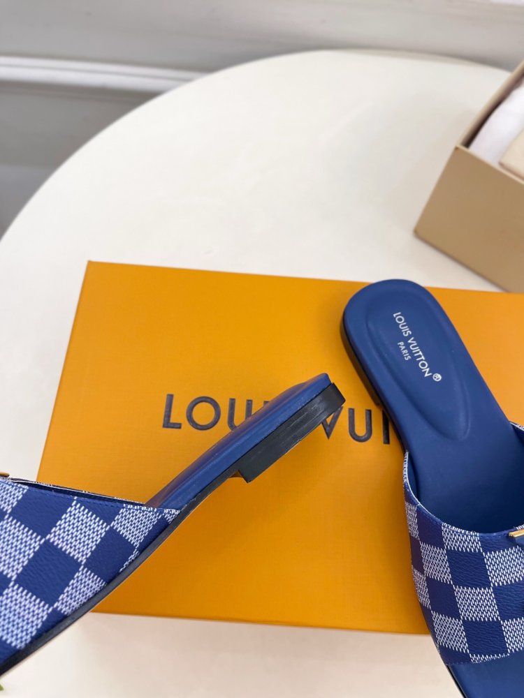 Шлепанцы женские фото 7