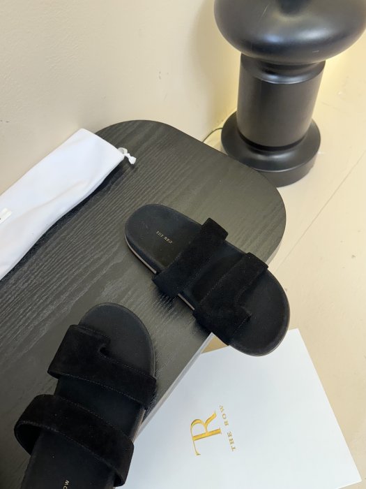 Шлепанцы женские фото 4