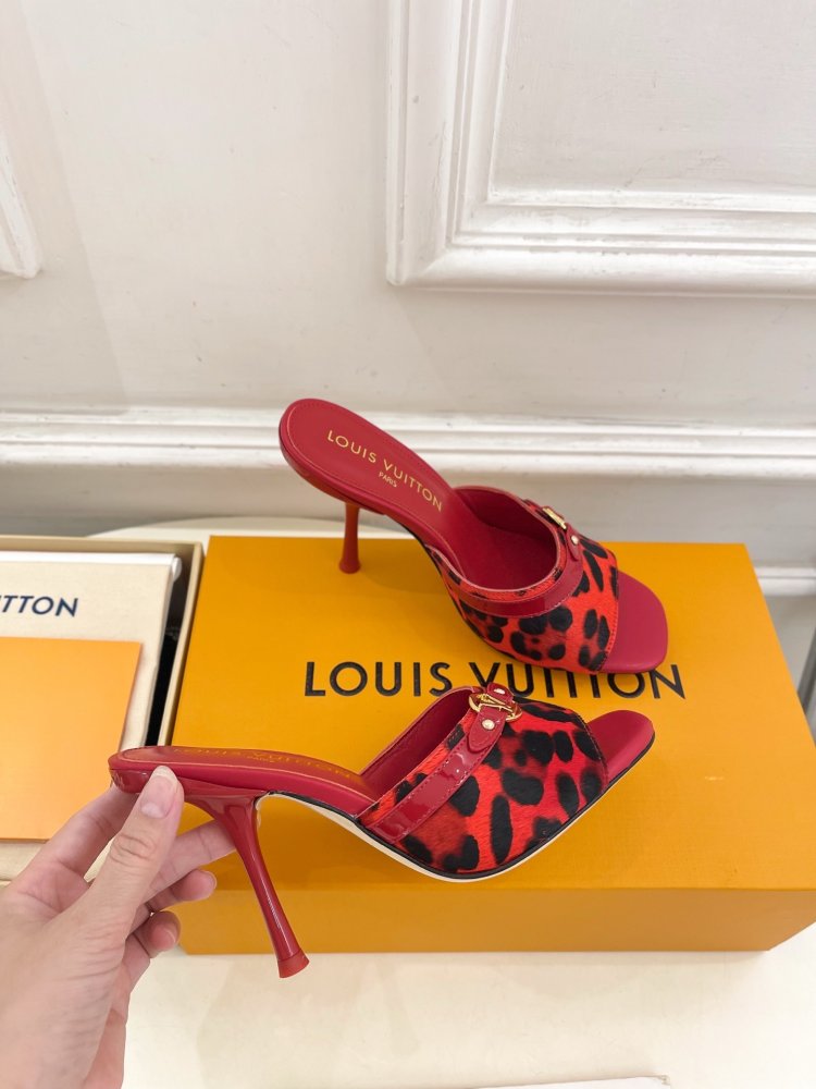 Босоножки фото 4