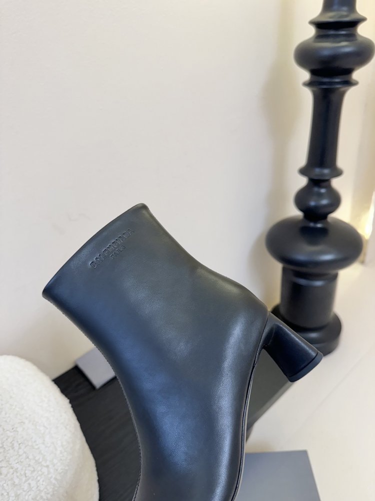 Ботинки женские фото 8