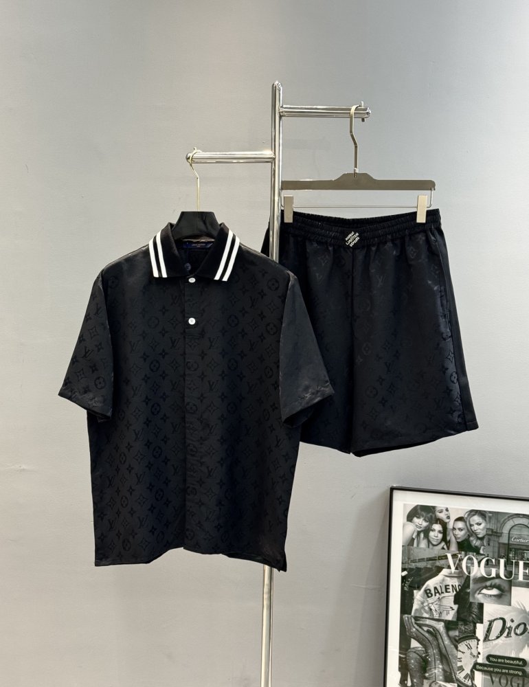 Костюм мужской