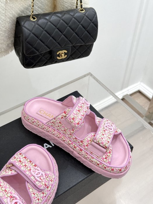 Шлепанцы фото 5