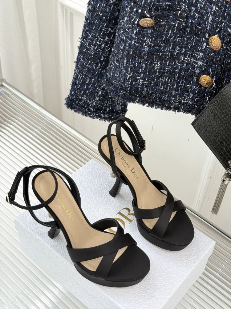 Босоножки фото 3