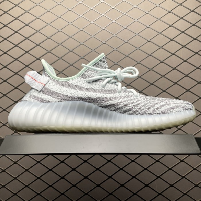Кроссовки Yeezy Boost 350V2 фото 3