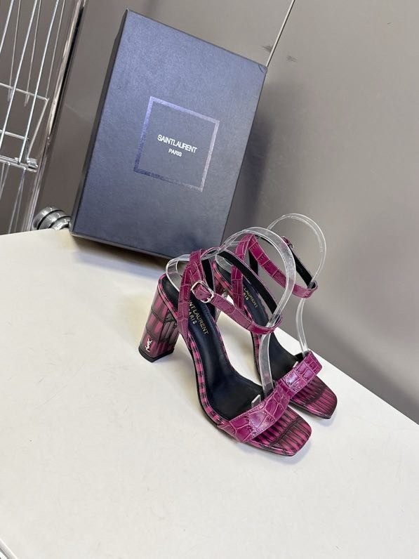 Босоножки фото 3