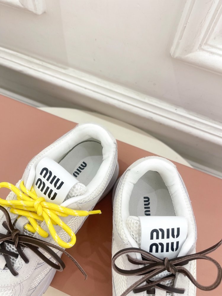 Кроссовки женские фото 8