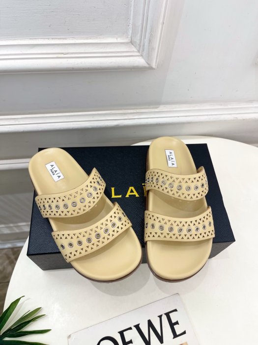 Шлепанцы женские фото 2