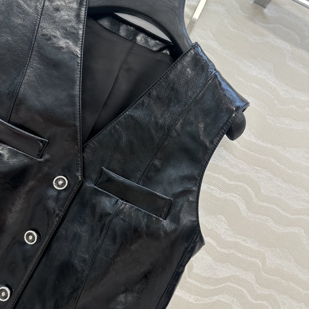 Vest leather female фото 4