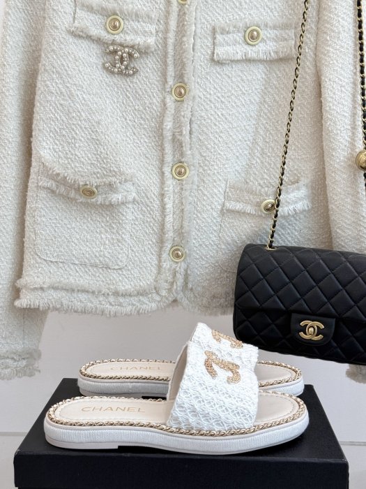 Шлепанцы женские