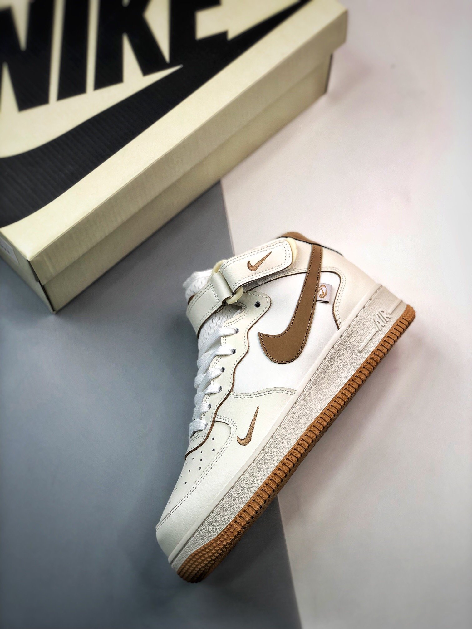 Sneakers Air Force 1 Mid FB1869-022 фото 3