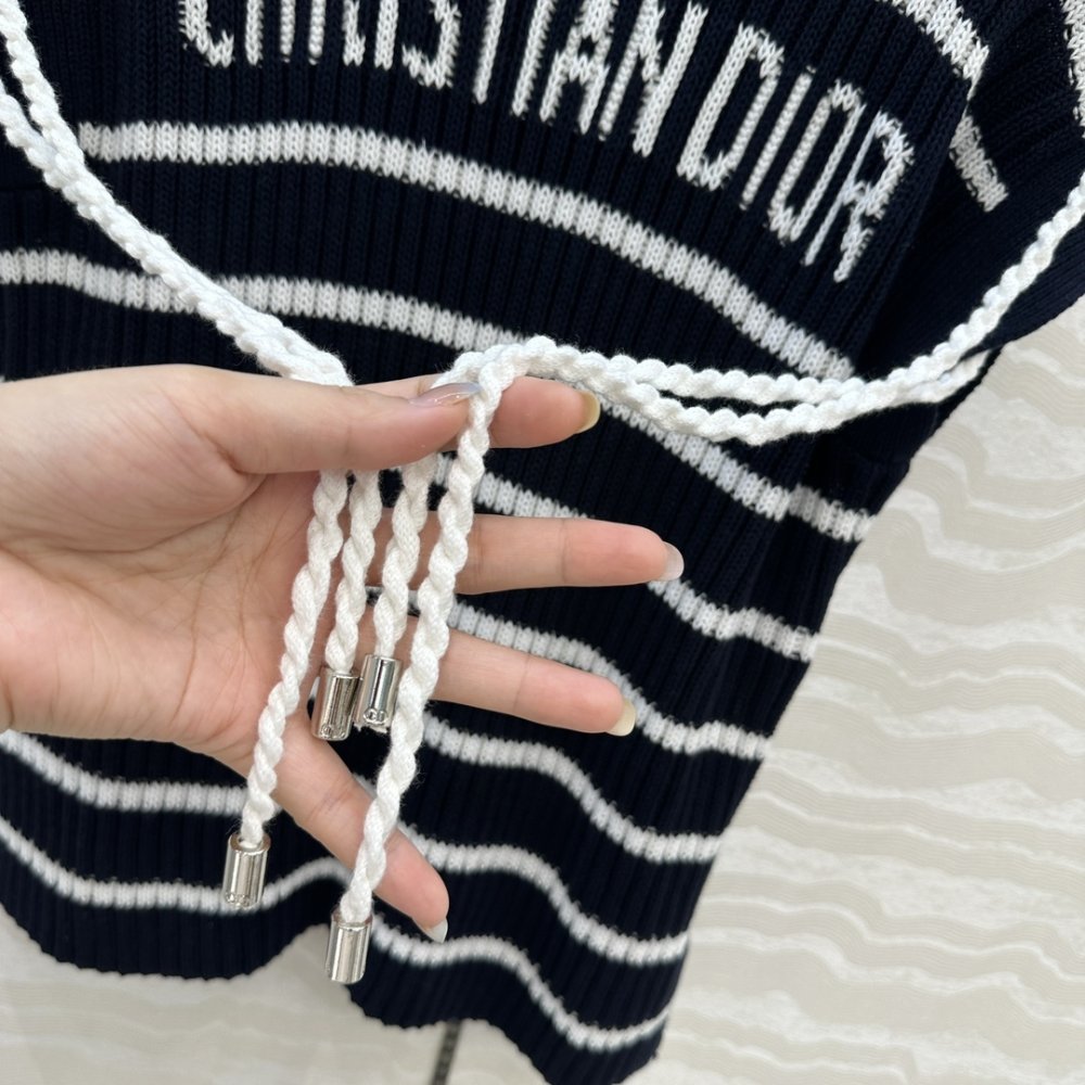 T-shirt women's фото 6