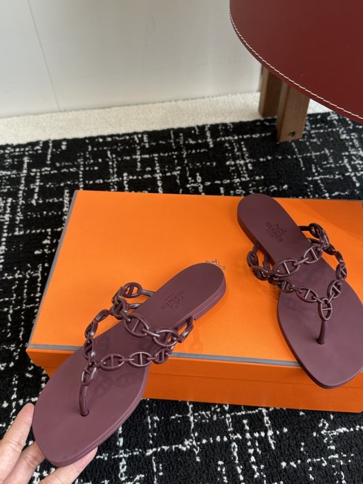 Шльопанці жіночі фото 7