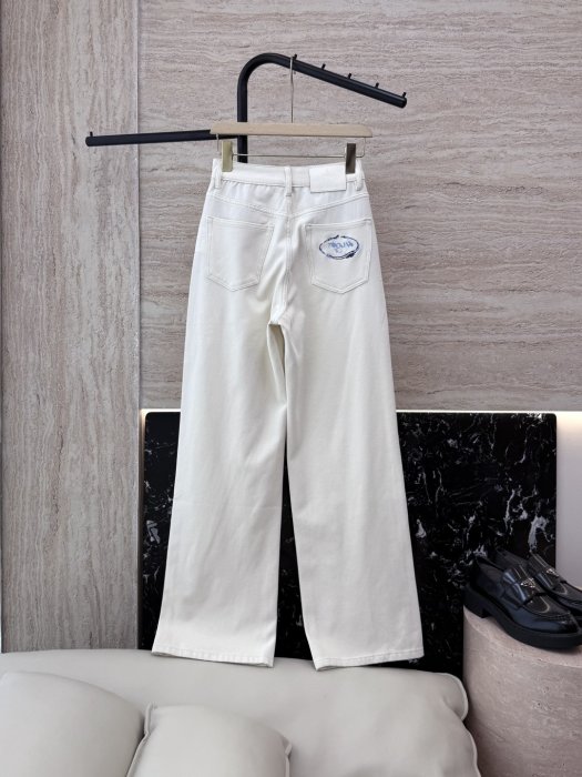 Джинсы женские фото 2