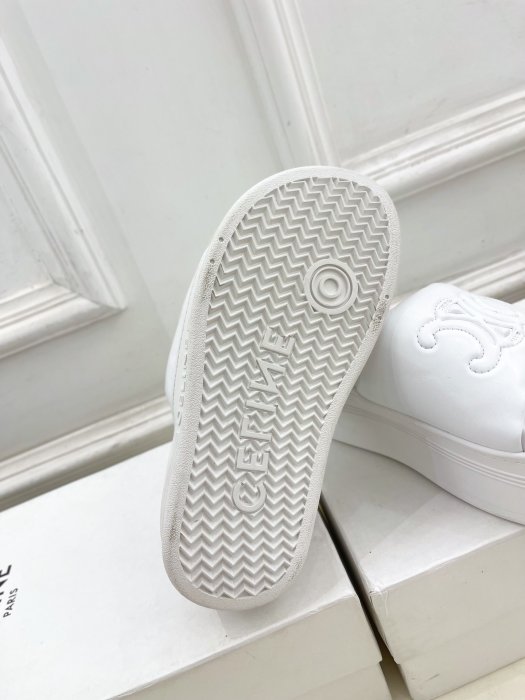 Шлепанцы женские фото 9