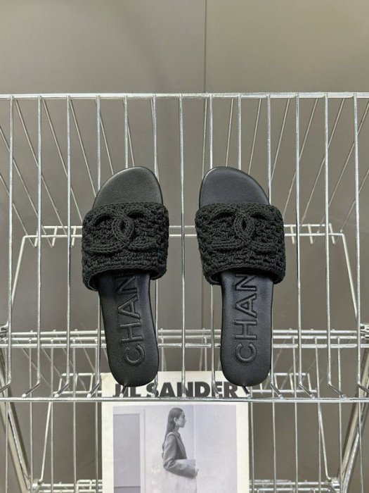 Шлепанцы женские